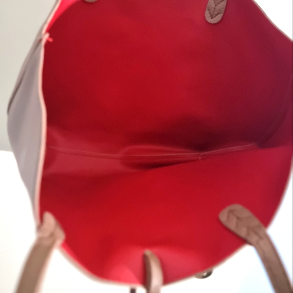 BCBG Paris reversible tote - Picture 2 of 6